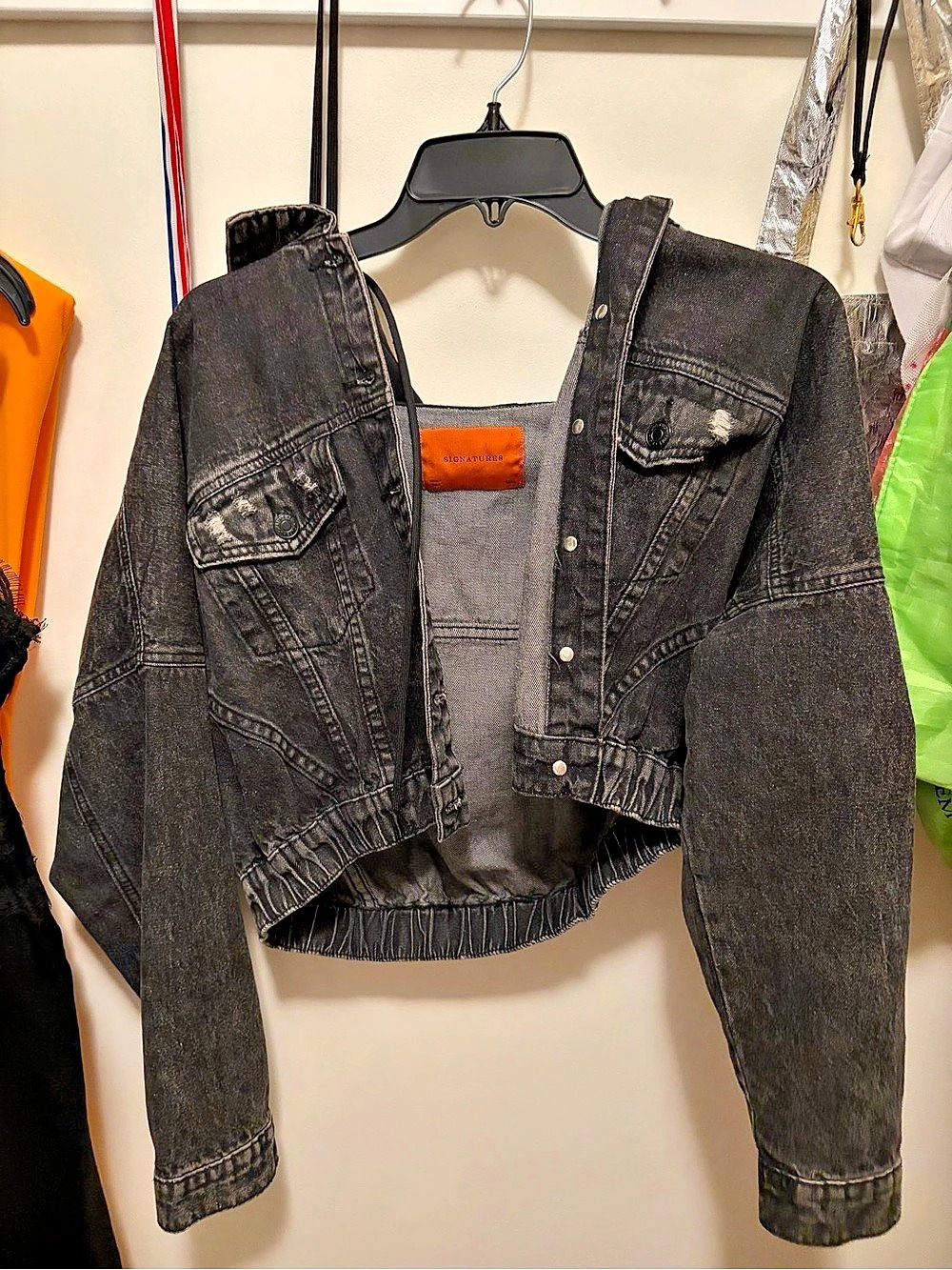 Signature 8 Cropped Hooded Denim Jacket in Distressed Black